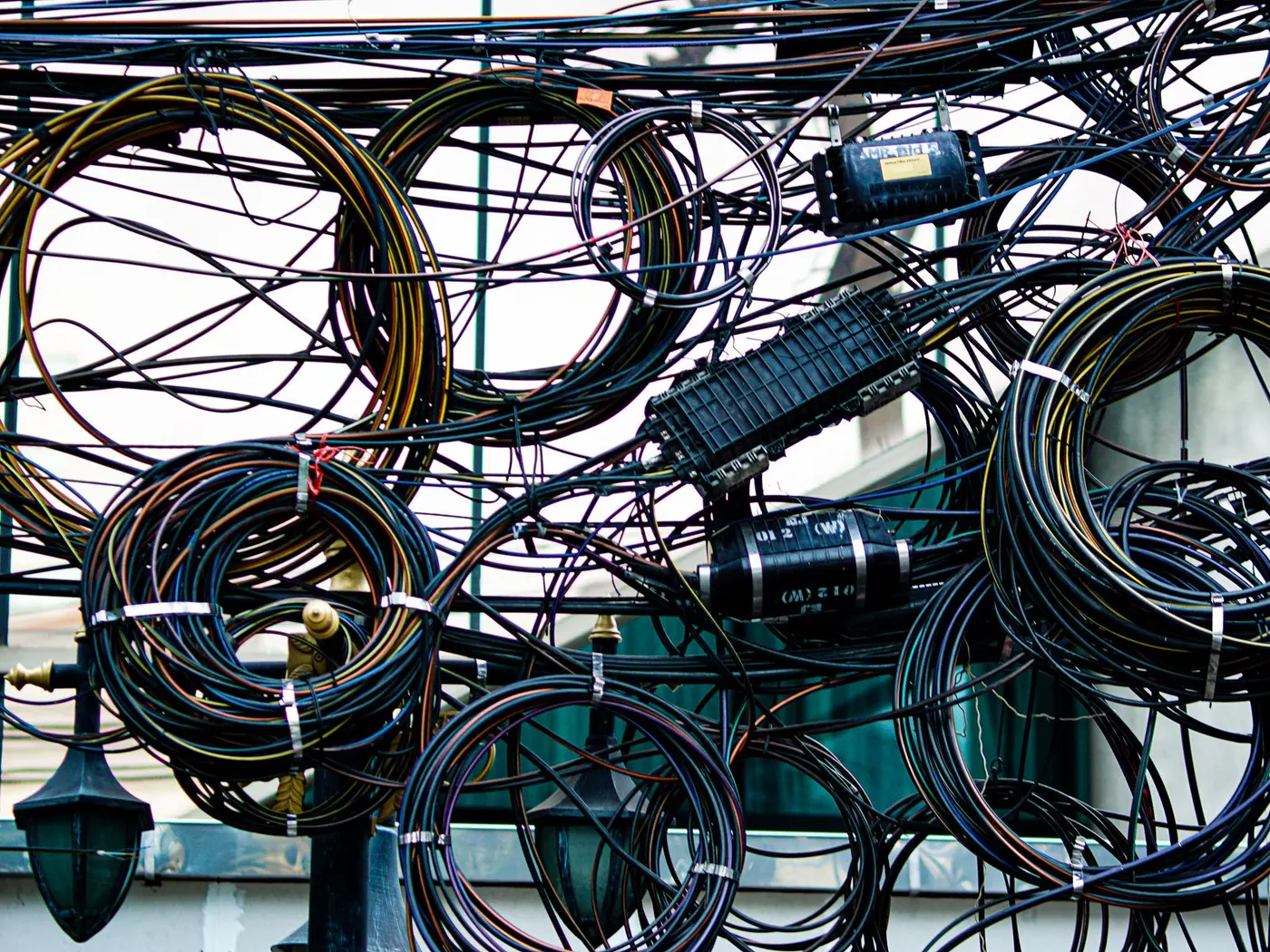 Parallel Inverters Explained: Two Inverters or One Bigger One?